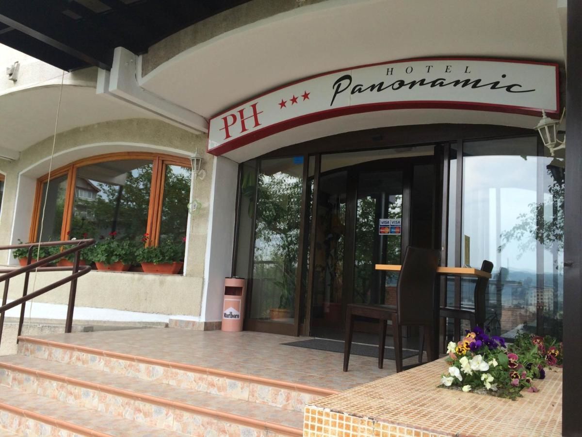 Отель Hotel Panoramic Рымнику-Вылча-37